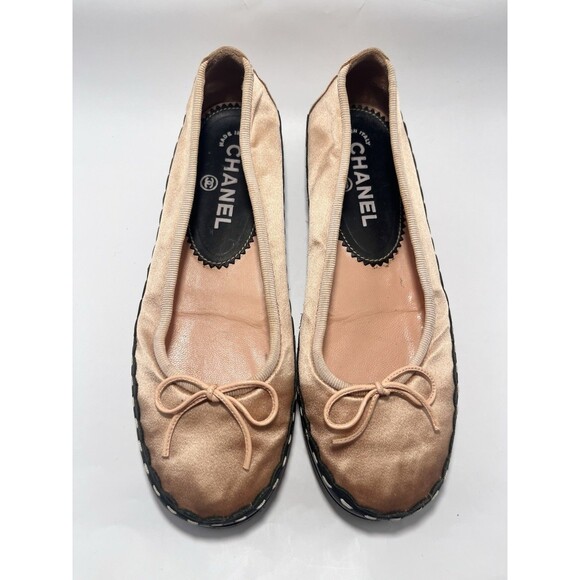 CHANEL Pink Satin Flats with Black Trim - Picture 2 of 10